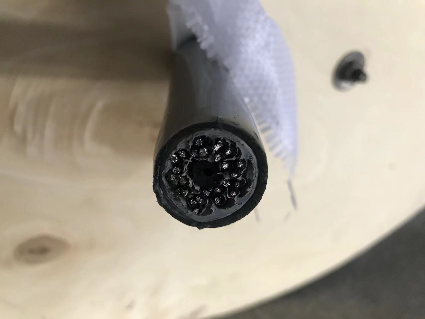 EKM71900 抗拉耐磨聚氨酯電纜